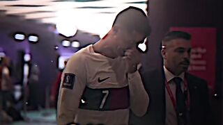 Ronaldo leaves the field crying ????????1_0????????