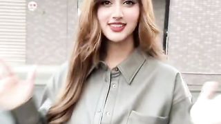 Alishba Anjum new TikTok video viral #fahaddiary-7VFtVshS6yE-720p-1702810283.