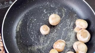 Cheesy Garlic Mashroom