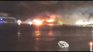 ГОРИ ПРИСТАНИЩЕТО НА  МУРМАНСК