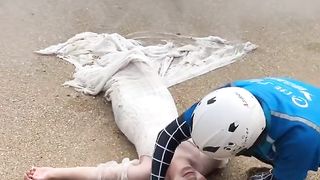 take photos by the beach