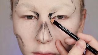 Makeupillusion becomes a skull