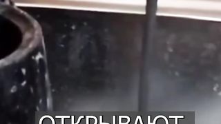 Вода с ЧЕРВЯМИ течёт из крана в Молдове #trending #new #top #tiktok