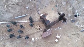 اسرائیلی فورسز نے غزہ میں حماس کے ایک بڑے ٹنل پر قبضے کے بعد اس کی فوٹیج نشر کی ہے۔