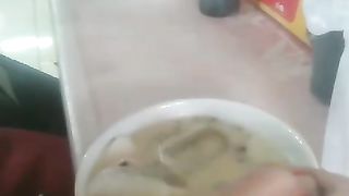 Menikmati es dawet di pasar klewer