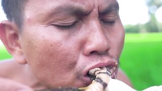 C'est bizarre Amazing Snake Co0king in Bamboo Recipe????