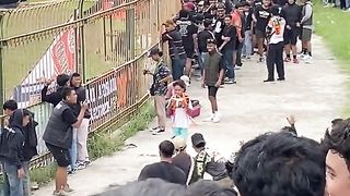 Ketika pemain meminta minum ke bocil????