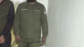 Dubai Se Naujawan Girlfriend Se Milne Pakistan Aaya Tu Pakra Gaya - Mehbooba Ke Bhatija Ko Maar Dala.
