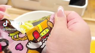 Eating at a 24 hour ramen convenience store with no staff ????????