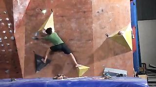 BOULDER CLIMB IN INDONESIA