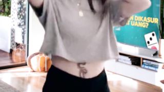Ada yang bisa tebak itu tato apa???