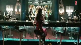 Talaash_Muskaanein_Jhooti_Hai_Full_Video_Song___Aamir_Khan,_Kareena_Kapoor,_Rani_Mukherjee(360p).