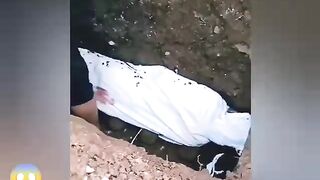 Anak azankan ayahnya buat histeris