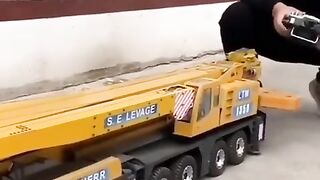 Video click on the ad RC model Liebherr