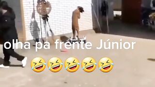 Olha pra frente Junior