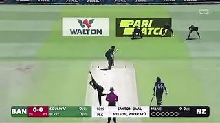 New Zealand chase a big target