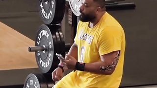 cleaner ne bodybuilder ka ho Sula Diya