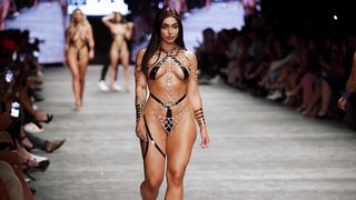 Emily Rinaudo in Slow Motion ｜ Miami Swim Week 2023