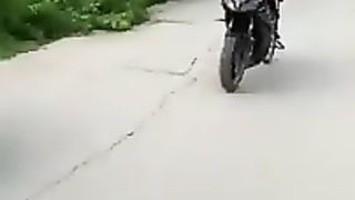 Dhoom dhoom sar chari ha
