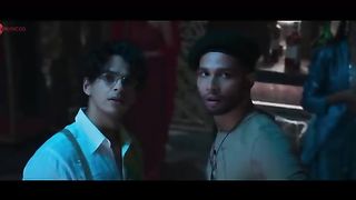 Kinna_Sona_-_Phone_Bhoot___Katrina_Kaif,_Ishaan,_Siddhant_Chaturvedi___Tanishk_Bagchi,_Zahrah_S_Khan(360p).