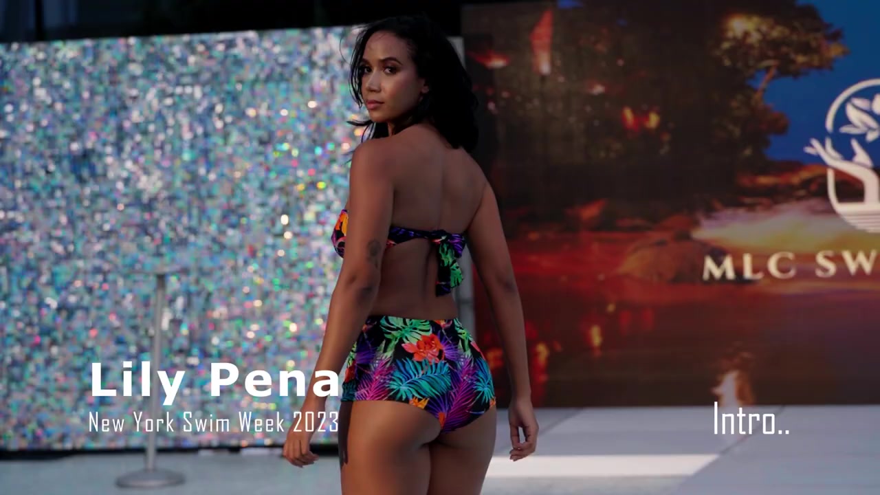 Lily Pena in Slow Motion ｜ New York Swim Week 2023 - Febspot