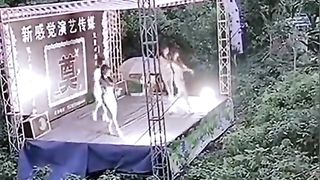 show concert at diffrent world...