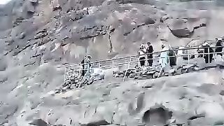 Utar kar Hira say