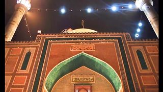Gold worth more than one crore rupees was stolen Lal Shahbaz Qalandar