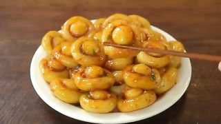 Better than Noodles, Chewy Garlic Seasoned Potatoes :: Easy Potato Recipe :: Easy Dinner or Brunch