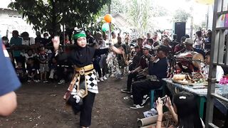 Jaranan putri