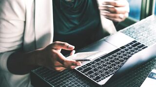 Make $700 on 5 Reputable Websites That Pay You To Listen to Music