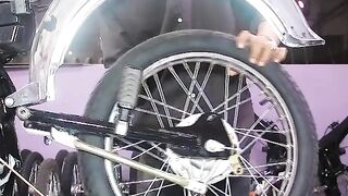 See how to assemble a motorcycle
