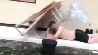 Mau Ketawa Tapi Takut Dosa, Wkwkwk