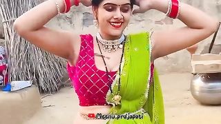 Tu cheez badi h mast mast ????????♥️#shorts #trending #meenu-0MexYvNlsbM-720p-1703350651.
