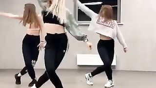 Крутые танцы ????три девочек ????