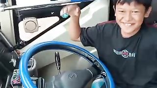 CHILDREN'S IDOL BUS HORN