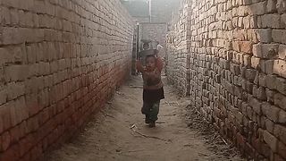 اوزین آج پھر مٹی اٹھا رہا ہے