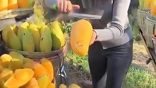 Oval-shapes mango