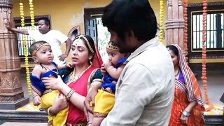 Do do Krishna ji Kyu hai - Yashomati Maiya Ke Nandlala - Krishna Vlog Lovers