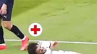 The best moments of respect in football