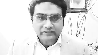 Ye Banda kia bol Raha hay