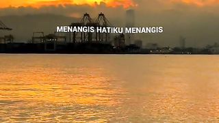 Menangis hati kumemangis