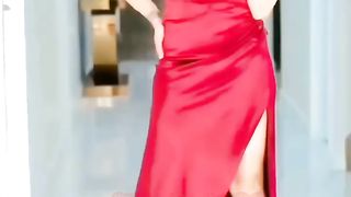 Elina devia 30
