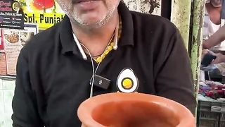 Nashe Wali Afeem Handi wala Omlet in Delhi ???? #delhistreetfood #streetfood #indianstreetfood