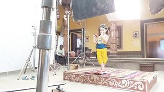 Yashoda ji Vishnu ji ka kan pakad li kyun - Yashomati maiya ke nandlala - VINAYAK VISION FILMS