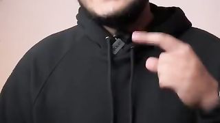 Ek viral video Chanel barbaadkr skti hai