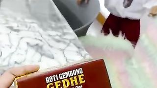 Bunda borong roti gembong gedhe buat leika