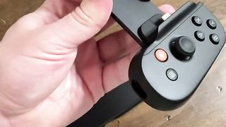 The Coolest Phone Gaming Controller YOU NEED!