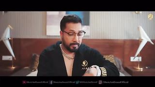 Official_Video___Rich_Life___Mika_Singh___Ameesha_Patel___Music_sound(360p).