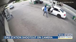 Caught on caméra gas station shootout inhenderson north Caroline goes viral